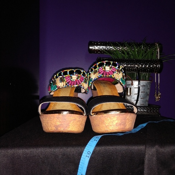 Sandals - Picture 2 of 6
